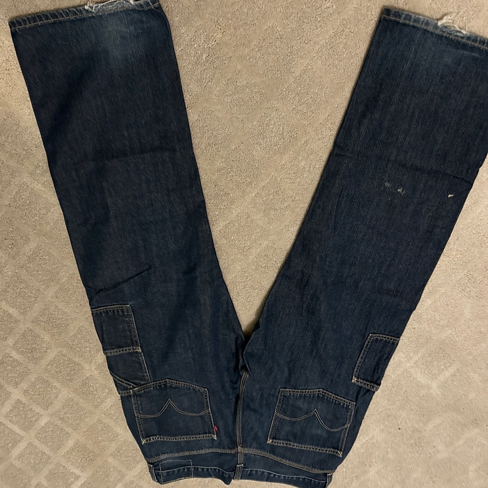 dark wash Levi carpenters